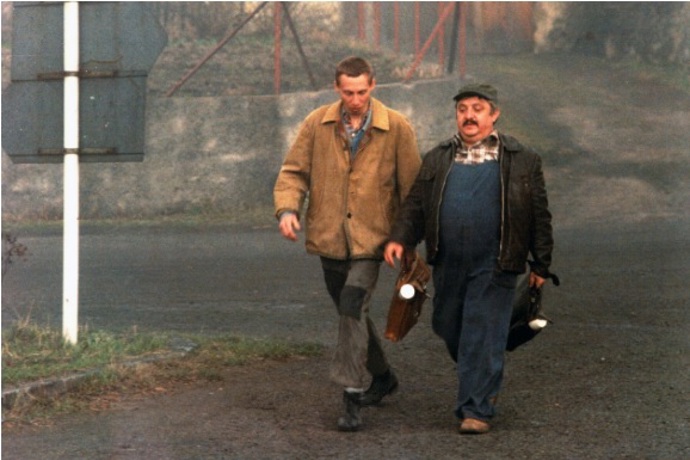 Ve filmu Vesničko má středisková několikrát zazní píseň Josefa Leopolda Zvonaře s názvem Čechy krásné, Čechy mé.