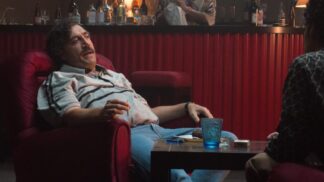 Má peněz jako želez.