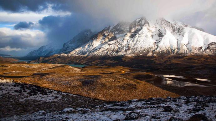 14. „Protože jsem se při východu slunce v chilském národním parku Torres del Paine, na skalnatém, prázdném okraji obyvatelného světa, opět cítil maličký.“ – Andy Isaacson, spisovatel