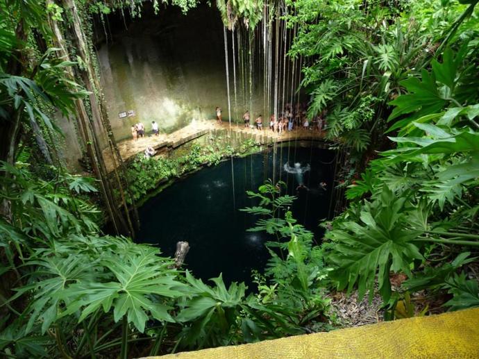 4. „Protože jsem při soumraku plavala se slepými rybami v [krasovém závrtu] cenote v Yucatánu, což mi připomnělo, kolik skrytých a tajemných míst lze na světě zkoumat.“ – Lindsey Galloway, sloupkařka BBC Travel Worldwide Weird