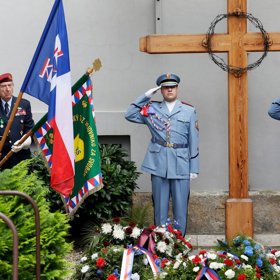 V tento den si připomínáme nejenom její smrt, ale popravy všech nevinných lidí, kteří se stali oběťmi komunismu