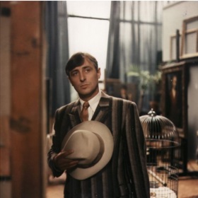 Stejně jako ve filmu, ale i ve skutečnosti dal Leo Popper do koncentračního tábora tajně maso