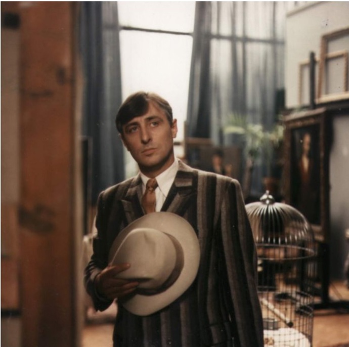 Stejně jako ve filmu, ale i ve skutečnosti dal Leo Popper do koncentračního tábora tajně maso