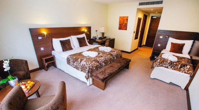 Současně je však málo známým faktem, že v bezprostředním okolí Zochovy chaty se skvěle relaxuje právě proto, že je tam nejčistší ovzduší a příroda.