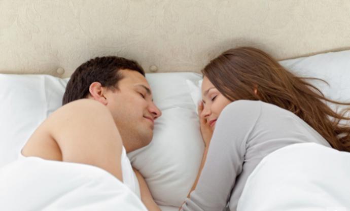 Tolik se navzájem nedotýkáte, ale tahle poloha je označována za velice intimní.