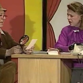 V jedné z nejslavnějších scének s Ivou Janžurovou - Včera, dnes a zítra.