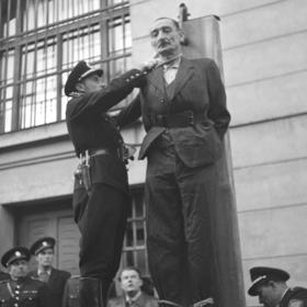 Za své činy byl odsouzen a jako válečný zločinec ještě téhož dne v Litoměřicích oběšen.