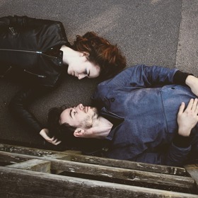 Ve třetí fázi se partneři cítí ve vzájemné přítomnosti ještě uvolněněji, shazují takřka veškeré zábrany.