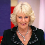 Proslýchá se, že to byla hlavně Camilla, která na Charlese nemohla zapomenout a stále ho velmi milovala. Nakonec se vzali 9. 4. 2005 ve Windsoru.