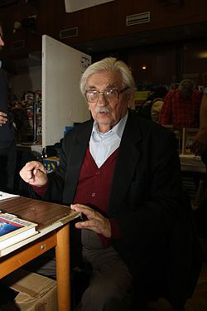 Jeho prvním velkým dílem, byla novela Sekyra, které se ve své době stalo kultovní.