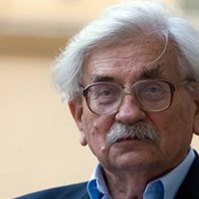 Vaculík patřil ke generaci, která měla po válce velké ideály a snažila se budovat novou, „lepší socialistickou společnost“.