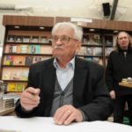 V roce 1967 byl za svůj projev na sjezdu svazu spisovatelů vyloučen ze strany.