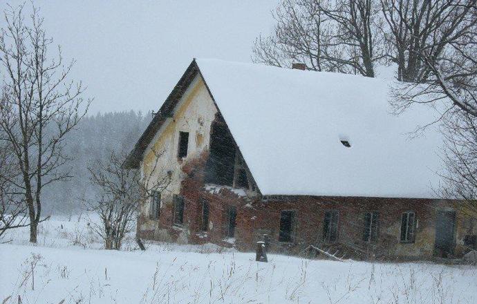 Poblíž obce Čachrov na jihu Čech se nachází statek Christhof, česky Pohádka.