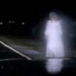 Podle očitých svědků se na dálnici u 9 křížů zjevuje přízrak ženy v bílém.