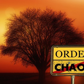 Konec pořádku. Zvykejte si na slovo chaos.