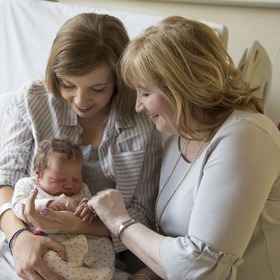 Babičky omládnou příchodem vnoučátek