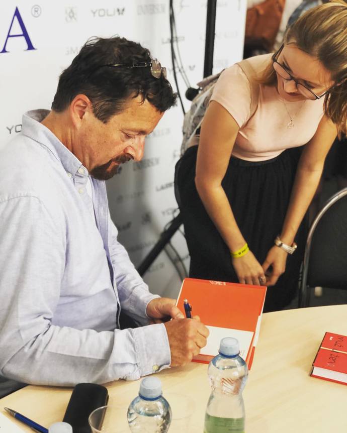 Spisovatel Michal Viewegh bude mít v průběhu akce svou autogramiádu