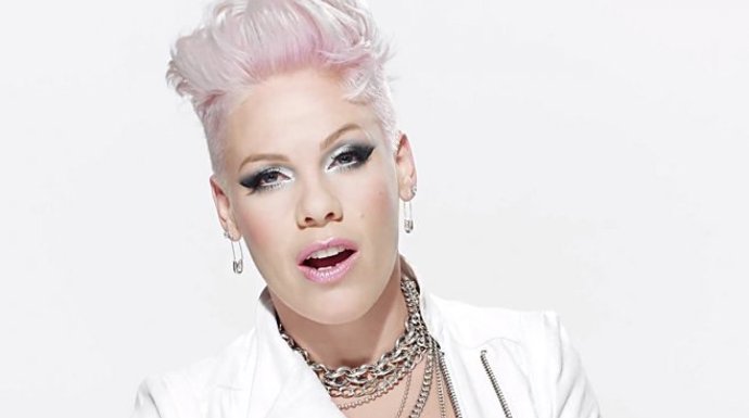 V hudebním světě je Alecia známá jako P!nk.