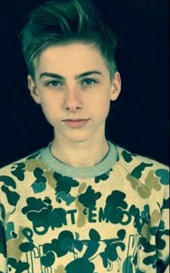 Syn Arthur tragicky zahynul v roce 2015 pádem z útesu.