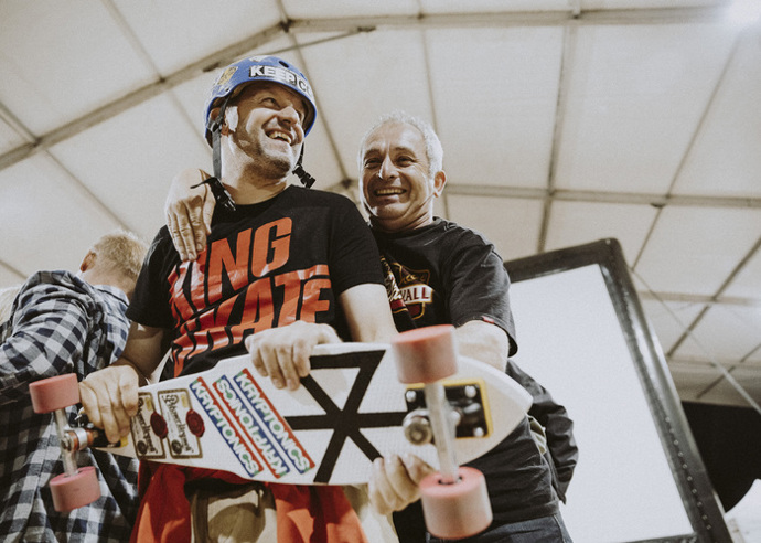 Ivan "Zobák" Pelikán je jednou z legend a zakladatelů skateboardingu v Čechách