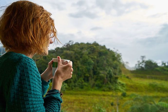Venku se ochladilo, a tak horký zázvorový čaj přijde vhod.