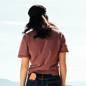 Telefon čouhající z kapsy je velkým lákadlem.