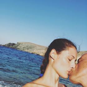 Eros se rád obklopuje mladými ženami