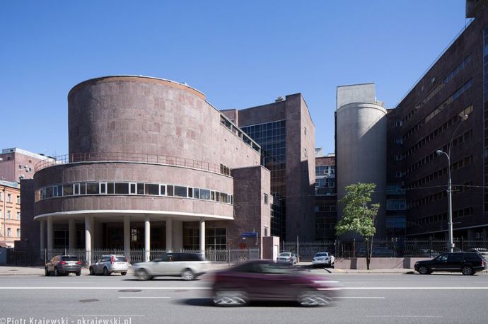 Budova Centrosojuzu v Moskvě je symbolem moderní architektury a první velkou veřejnou zakázkou, kterou získal.