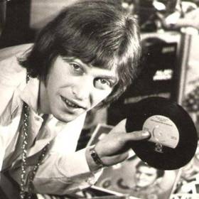 První český diskžokej Pavel Černocký byl první třída.