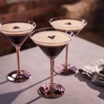 Espresso Martini je lehký a osvěžující drink.
