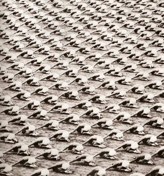 Všichni cvičili naprosto jednotně a synchronizovaně.