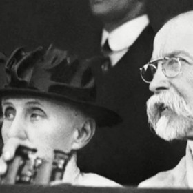 Málokdo ví, že chtěl Masaryk několikrát emigrovat a zůstat ho donutila jeho emancipovaná manželka.
