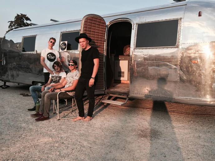 Kluci z kapely Pilot mají za sebou kus práce.