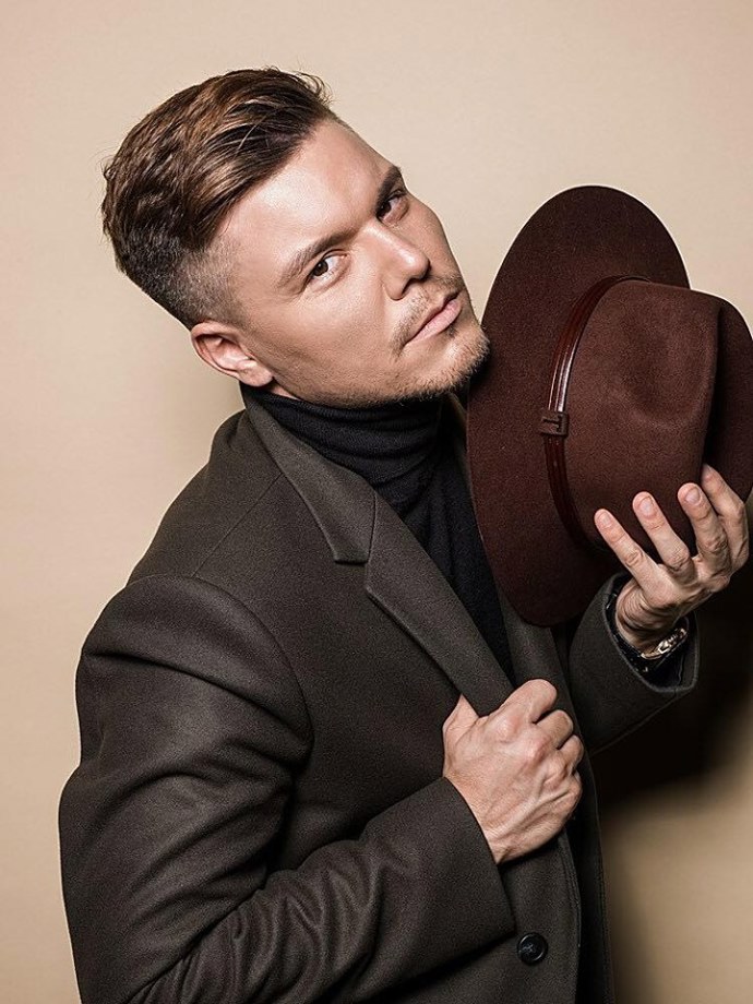 Vizážista Pavel Kortan si sám nechává na módě záležet. Stylovým kloboukem TONAK nepohrdne nikdy.