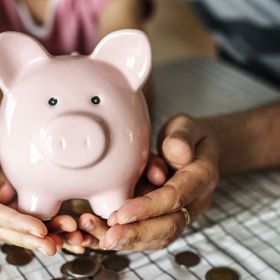 Jak nenarušit už tak napjatý rodinný rozpočet? Pár fíglů se najde.