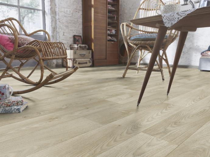 PVC může klidně vypadat jako plovoucí podlaha.