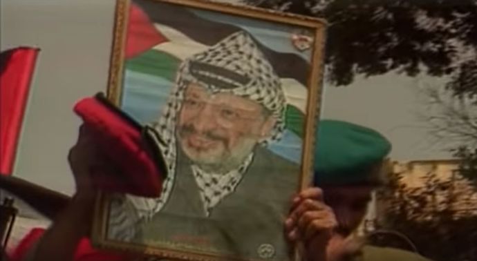 Vdova po Arafatovi Suha požádala o provedení pitvy.