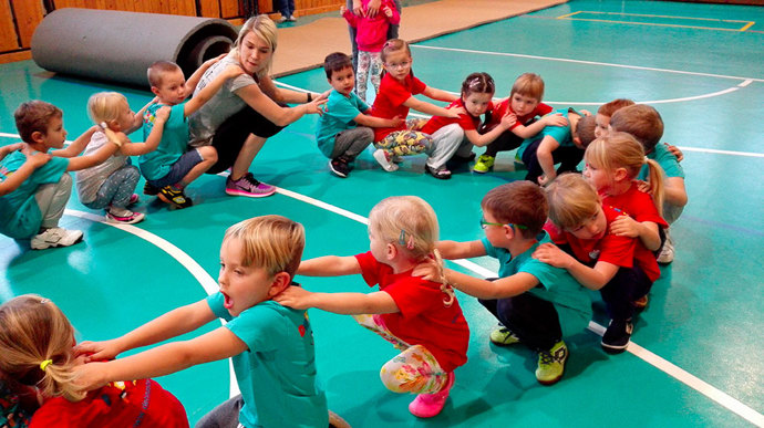 Kolektivní sporty děti stmelí.