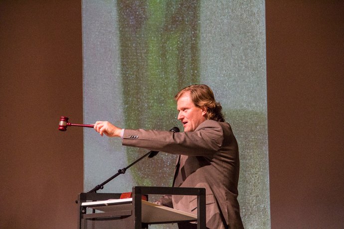 Na správné aukci nesmí chybět "pán s kladívkem".