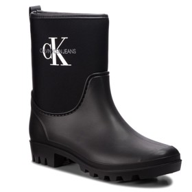 Když si chcete za holinky připlatit, stojí i několik tisíc