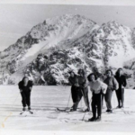 Hromadná lyžovačka byla občas legrace