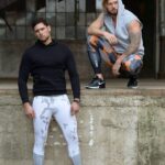 Dva hezouni v legínách.