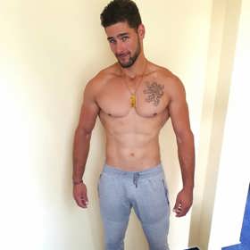 Jirka Kmoníček má dokonalé tělo.