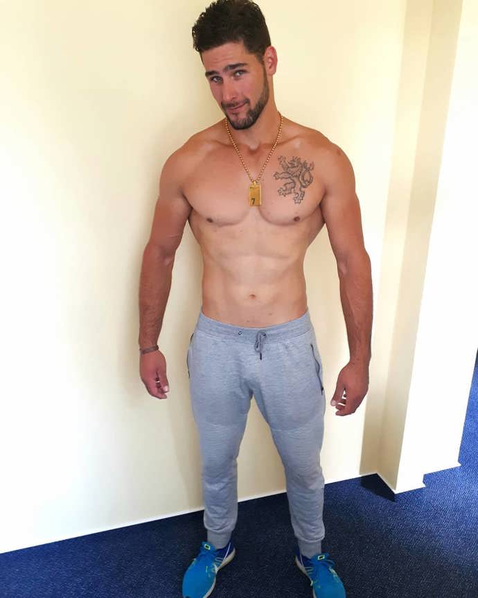 Jirka Kmoníček má dokonalé tělo.