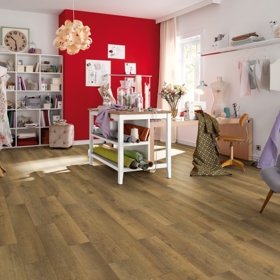 Laminátové plovoucí podlahy dnes už mohou vypadat luxusně.