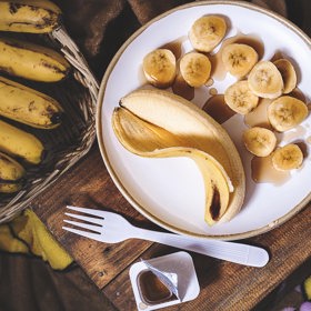 Při podpoře tvorby serotoninu jsou mezi ovocem banány skutečnými šampiony.