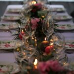 Bramborový salát, smažený kapr a řízky, rybí polévka, houbový kuba a cukroví. Tak vypadají typická česká vánoční jídla.