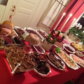Tradiční švédský julbord.
