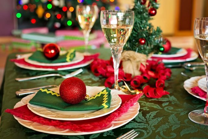 Štědrovečerní večeře je slavnostní příležitostí v mnoha zemích světa.