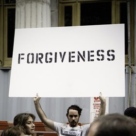 Odpustit bychom měli umět hlavě sami sobě, což je ovšem taky jedna z nejtěžších věcí na světě.